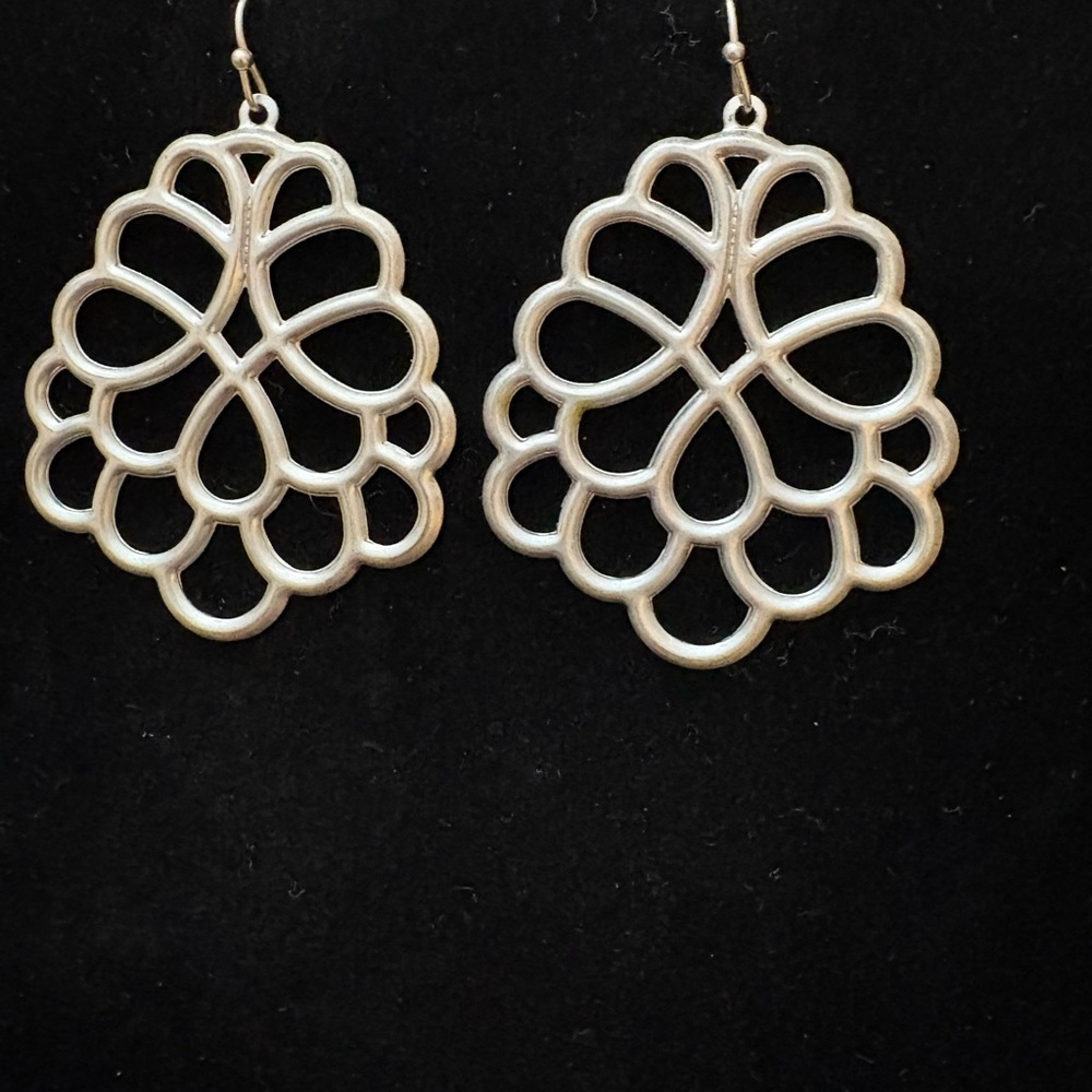 Silver Tone Openwork Floral Teardrop Dangle Earrings – Lightweight Boho Chic